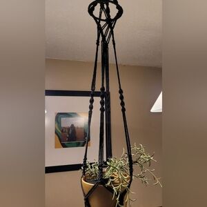 Macrame Plant Hanger ( Flora )